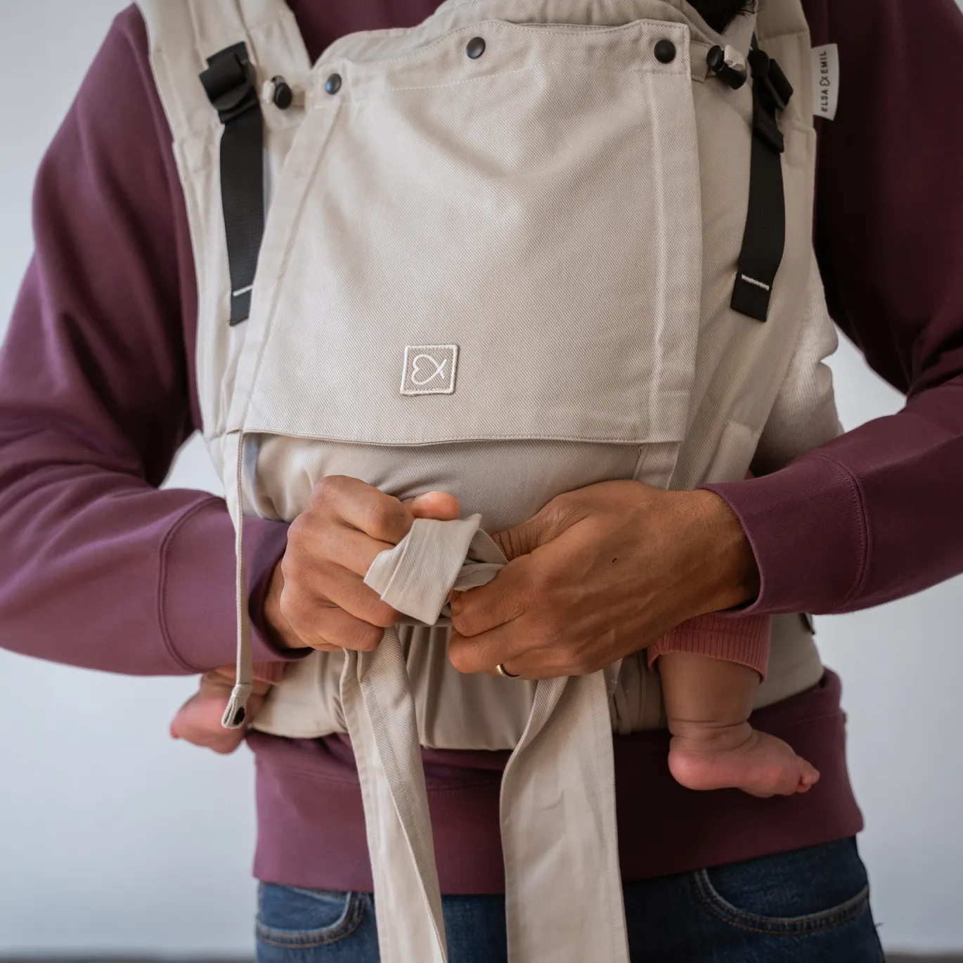 ELSA & EMIL Babytrage HUGIFY Halfbuckle Kängurubeige
