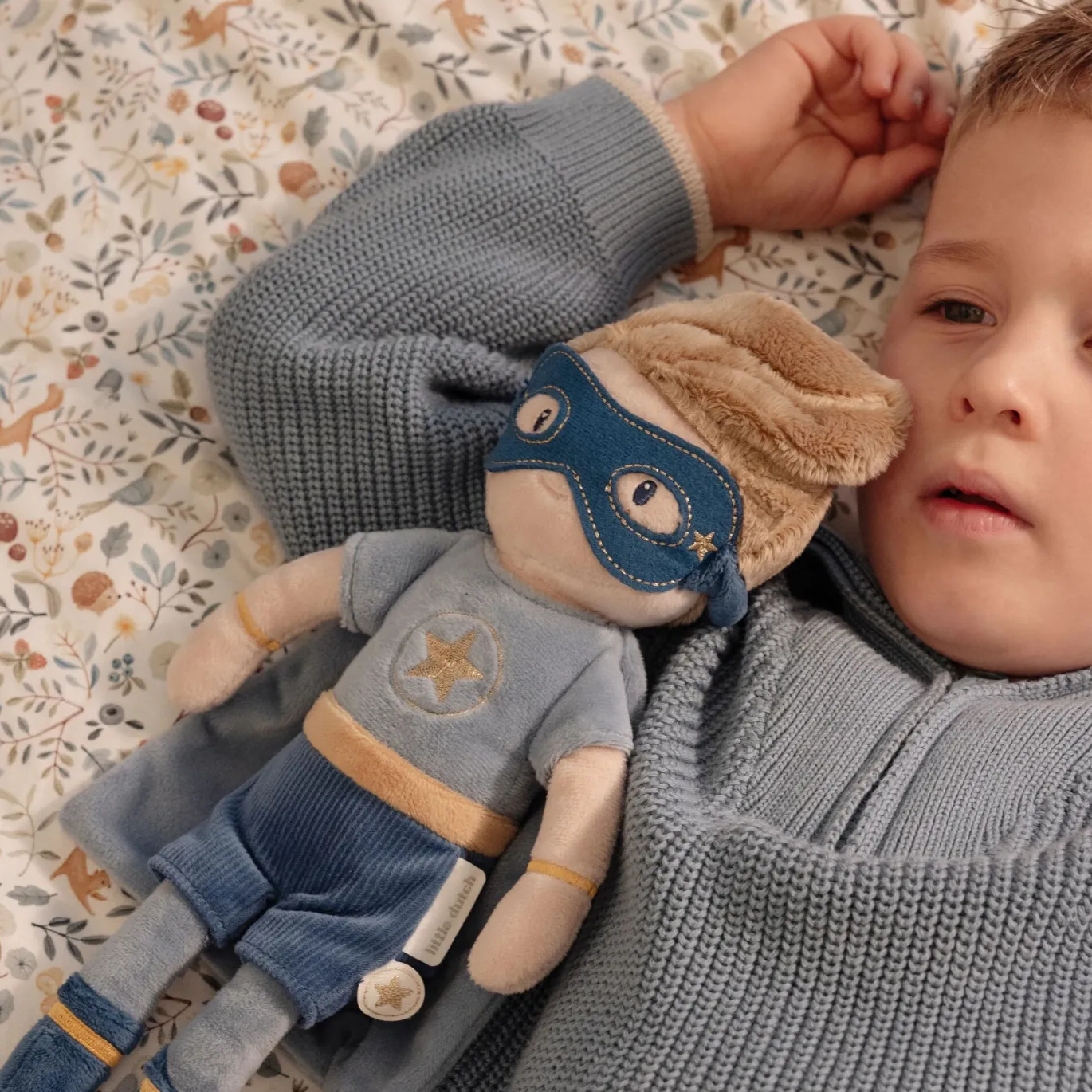 Kuschelpuppe Superheld Jim