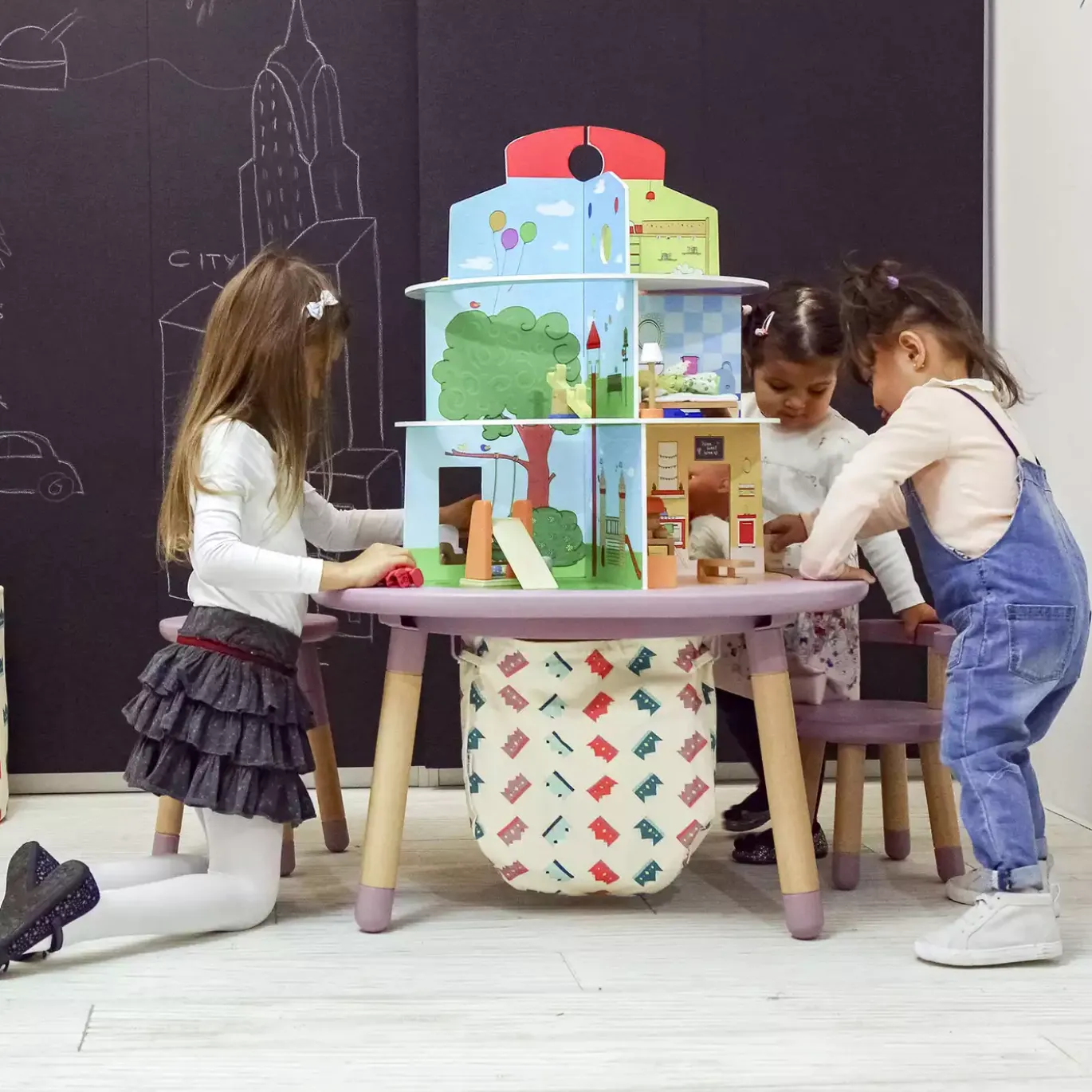 MuTable Szenarien - Dolls Wooden Playhouse