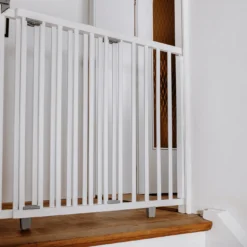 Schwenk-Treppenschutzgitter Plus 67 - 95 cm