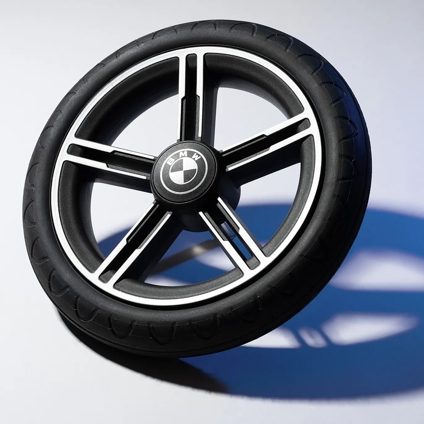 Set TRIV next mit Wanne LYTL Graphene x BMW Kollektion