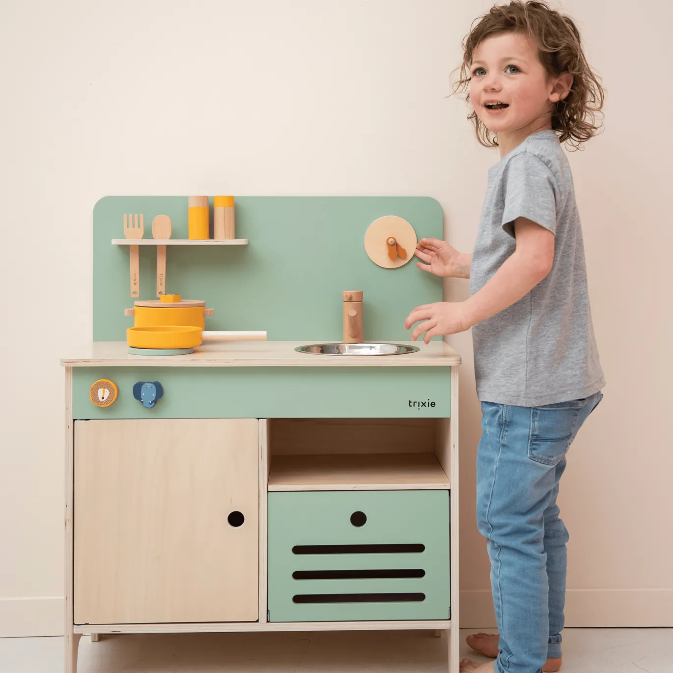 Spielküche aus FSC-zertifiziertem Holz