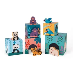 Stapelpyramide Tiere mit Holzfiguren