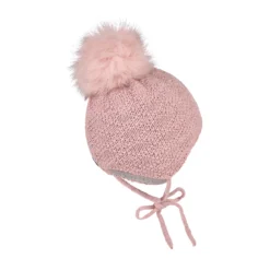 Strickmütze mit Bommel