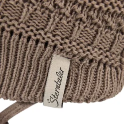 Strickmütze mit Zopfmuster