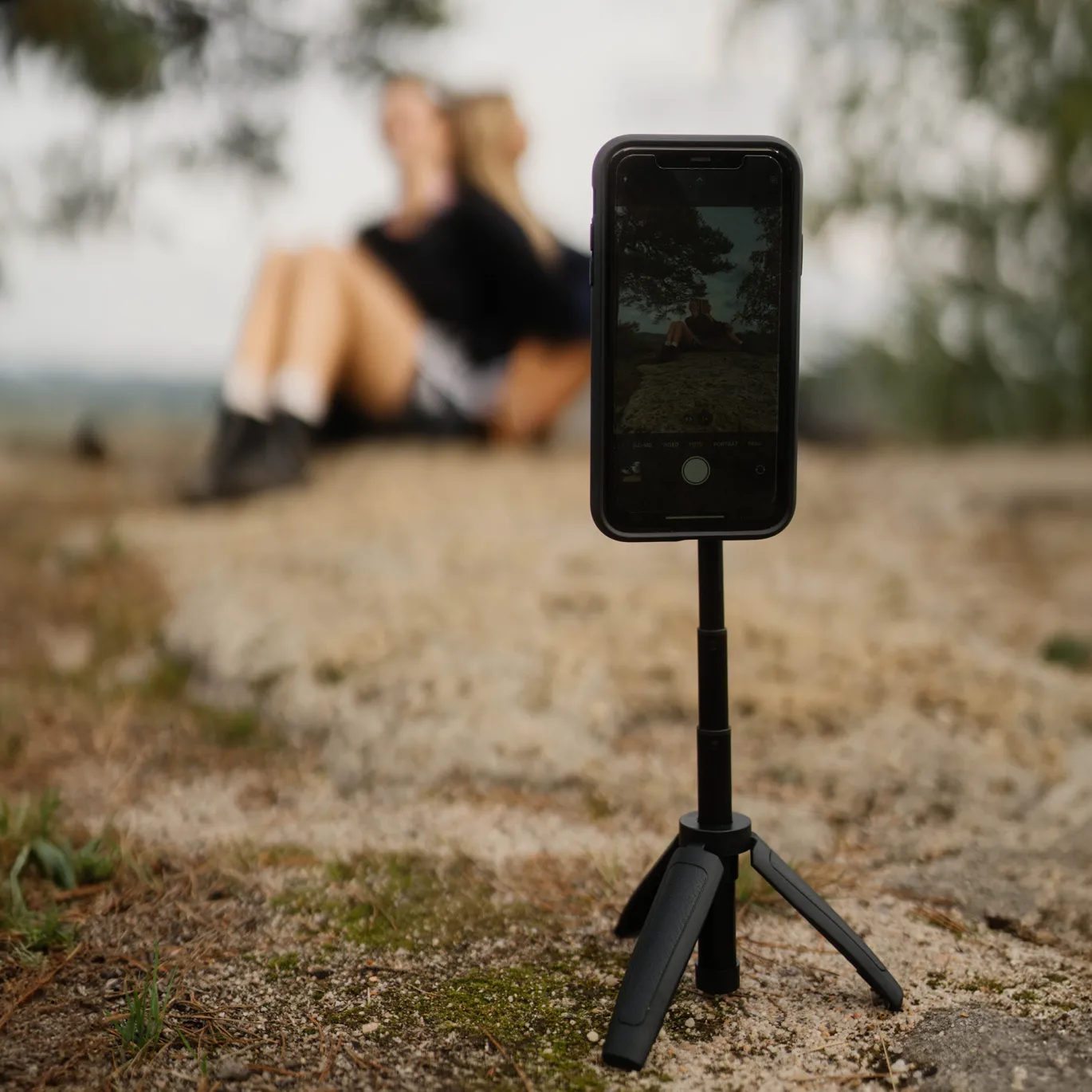 vakuum-magnetische Smartphone-Halter mit kleinem Stativ